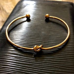 Gold Knot bracelet, beautiful. Christmas gift!